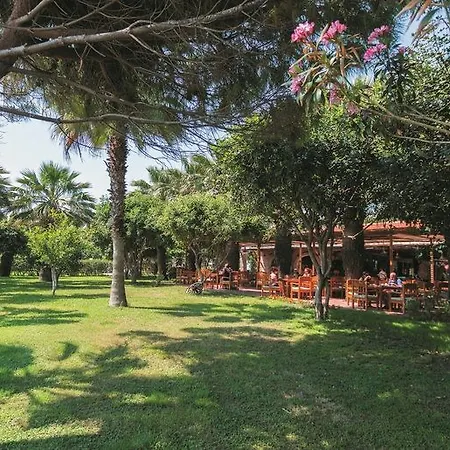 Hotel Defne Garden Side